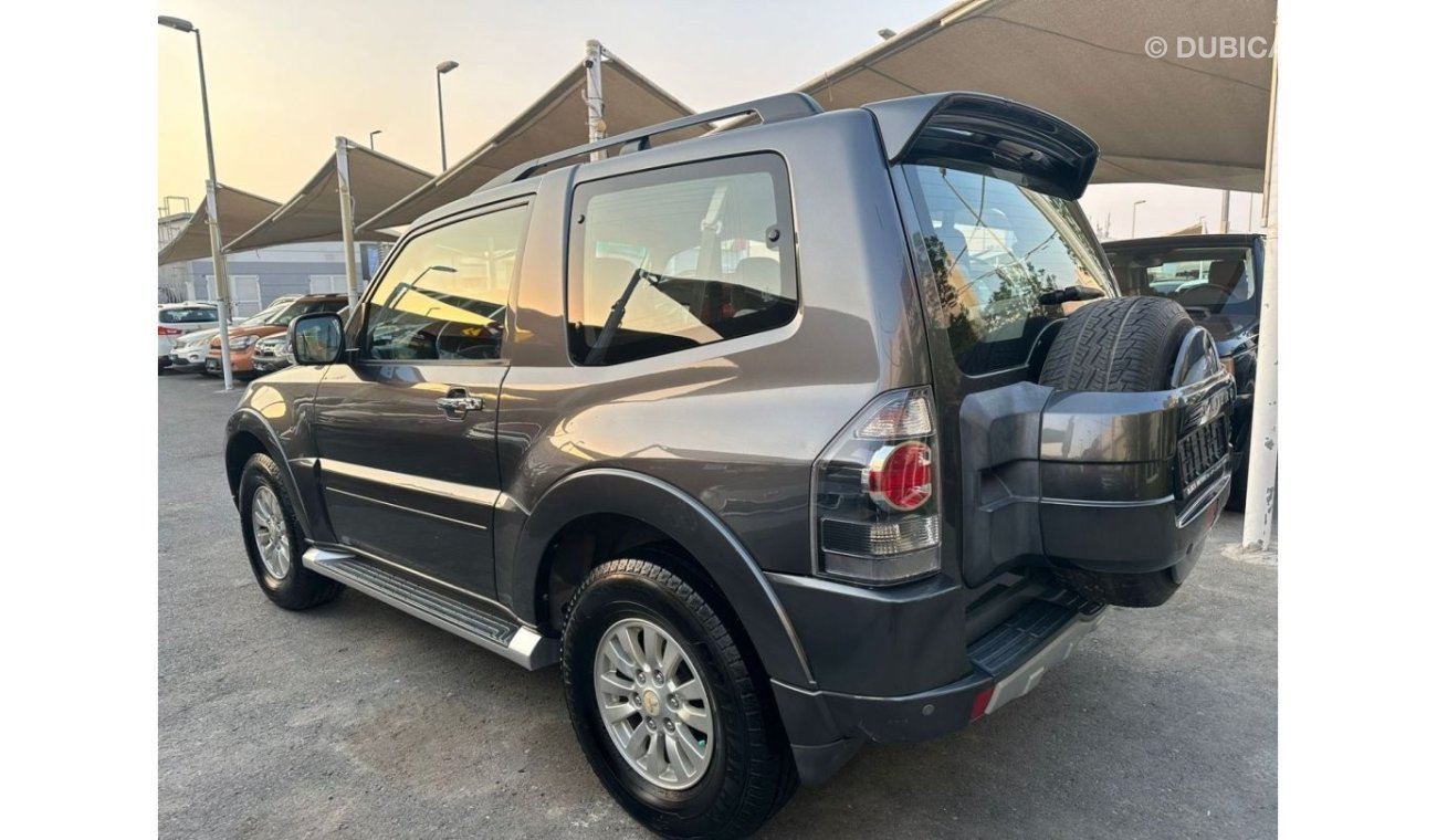 Mitsubishi Pajero GLS Mid