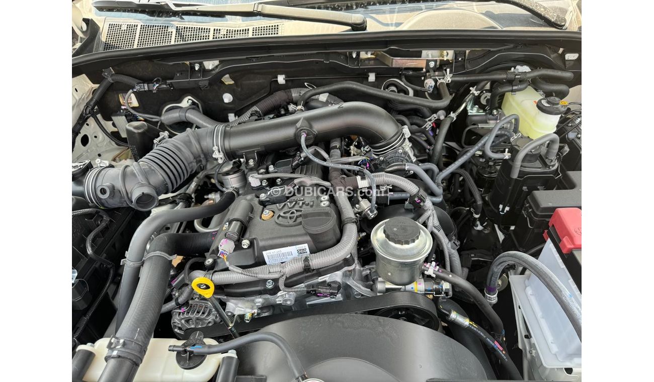 تويوتا هيلوكس Toyota hilux 2.7L petrol MY2025