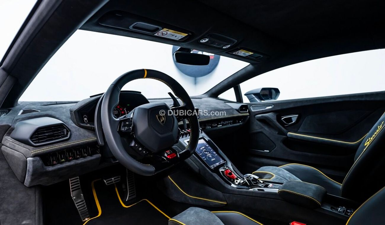 Lamborghini Huracan Sterrato 2024 - GCC - Under Warranty