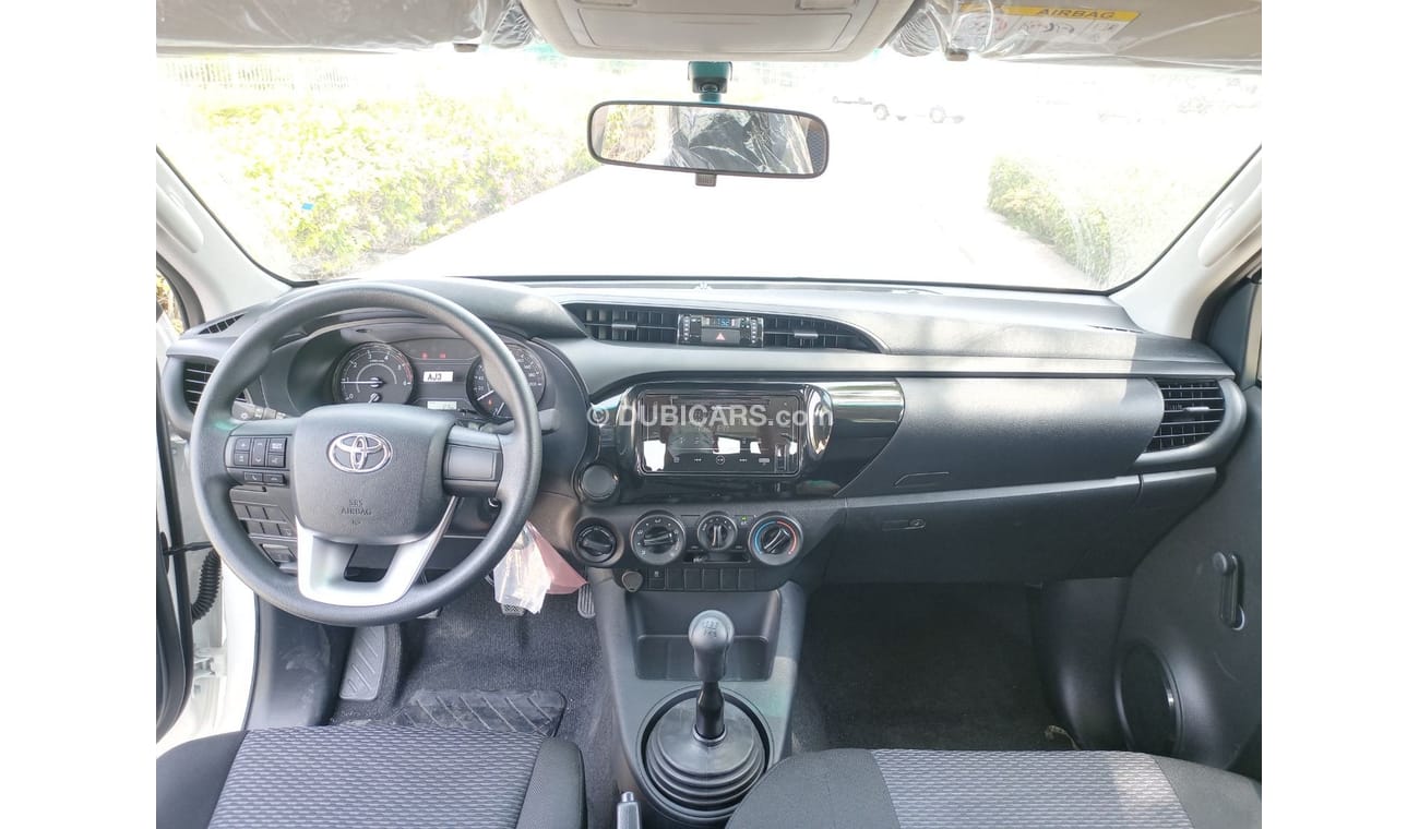 Toyota Hilux 4x4 Double cabin 2.4L Diesel manual