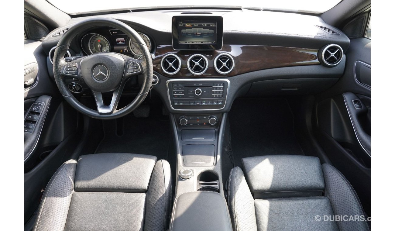 مرسيدس بنز GLA 250 Std 2016 Mercedes-Benz GLA250 4MATIC