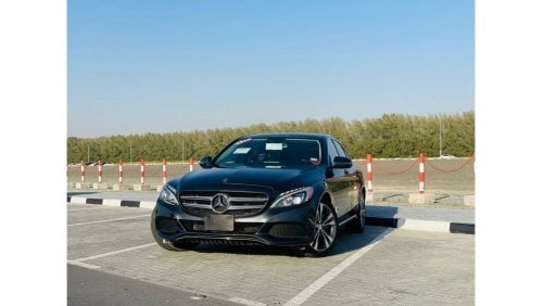 مرسيدس بنز C 300 لاكجري