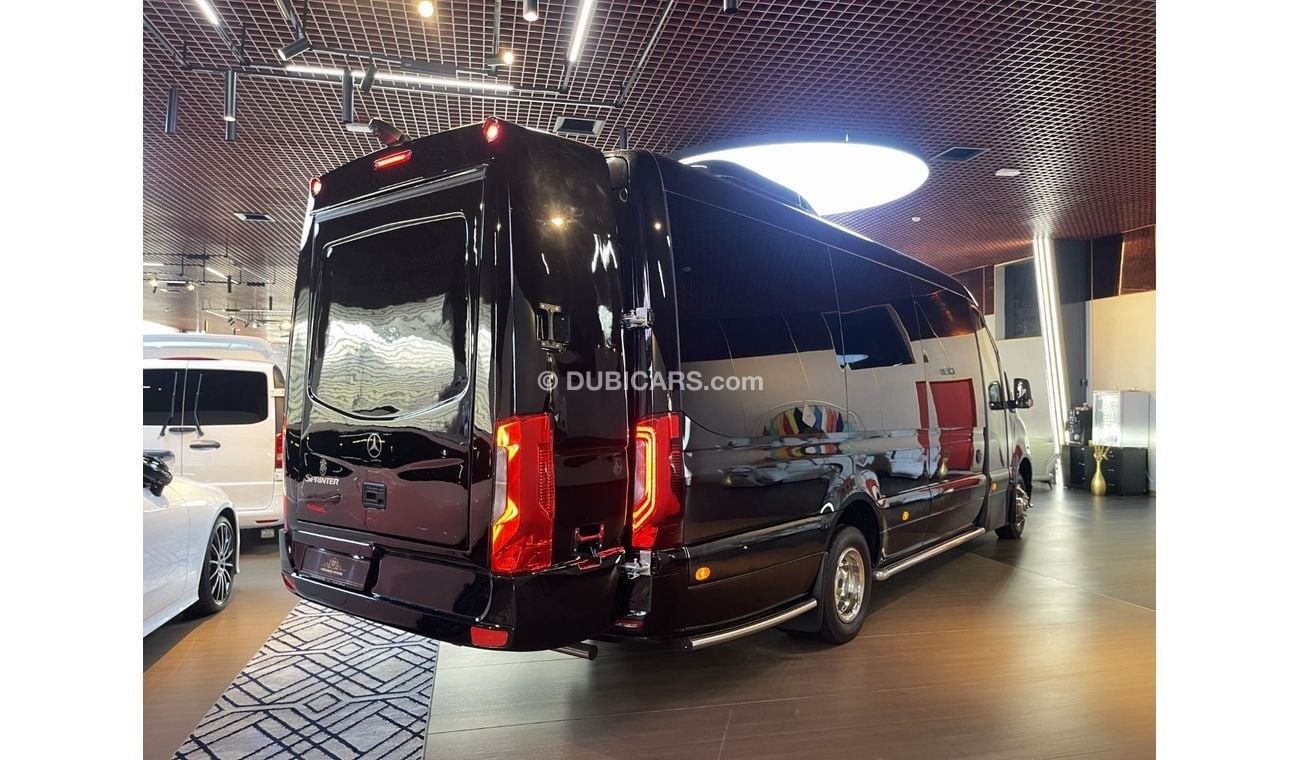 مرسيدس بنز سبرينتر 11,556 PM I 519 CDI I Wooden Floor I 16 Seater