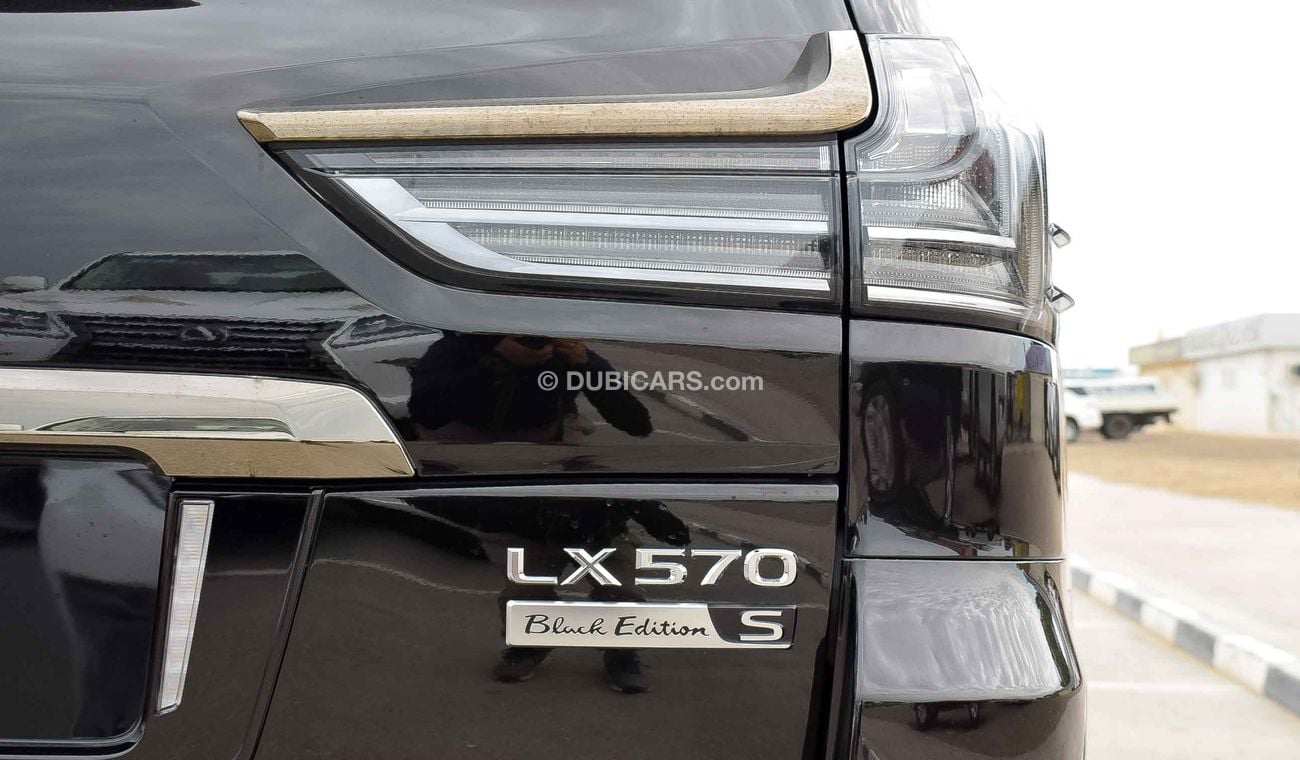 Lexus LX570 Black Edition S