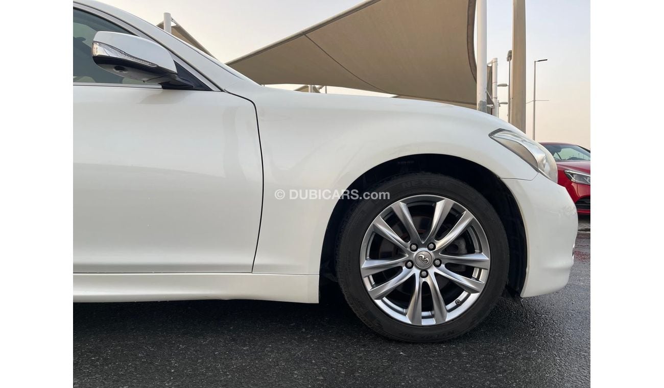 إنفينيتي Q70 Luxury Infiniti Q70_Gcc_2017_Excellent_Condition _Full option