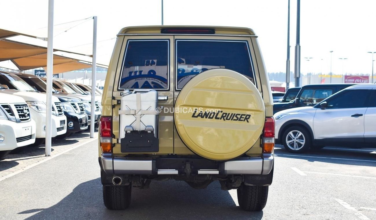 Toyota Land Cruiser Hard Top