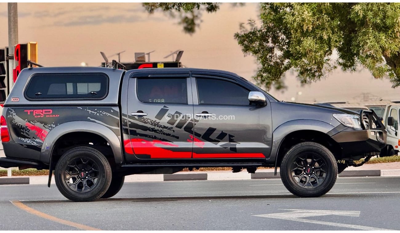 Toyota Hilux PREMIUM CANOPY INSTALLED | ARB BULL BAR | 3.0L DIESEL ENGINE | 2011 | MANUAL TRANSMISSION | RHD