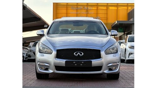 Infiniti Q70 Luxury