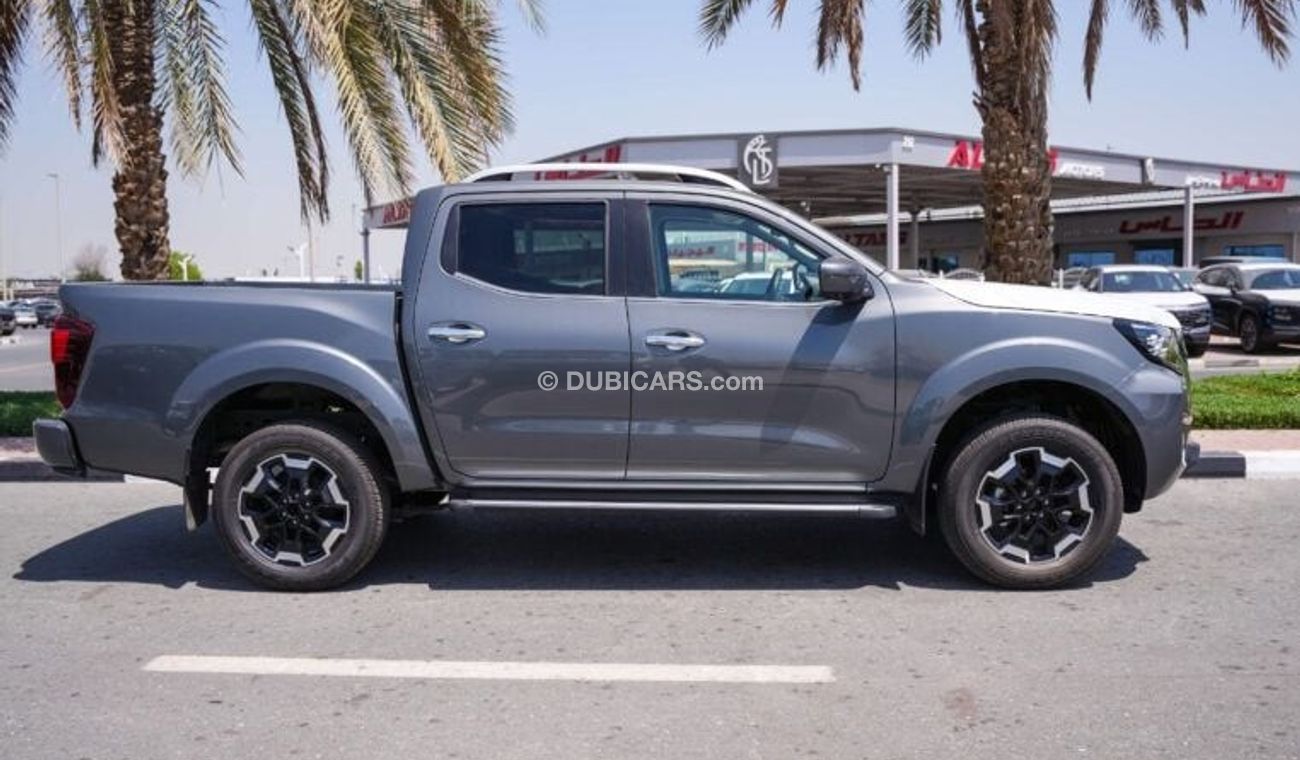 نيسان نافارا 2.5L PETROL 4X4 MANUAL FULL OPTION GCC