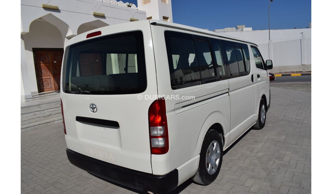 Toyota Hiace GL - Standard Roof Toyota Hiace bus 13 seater, Diesel, Model:2013.Free of accident