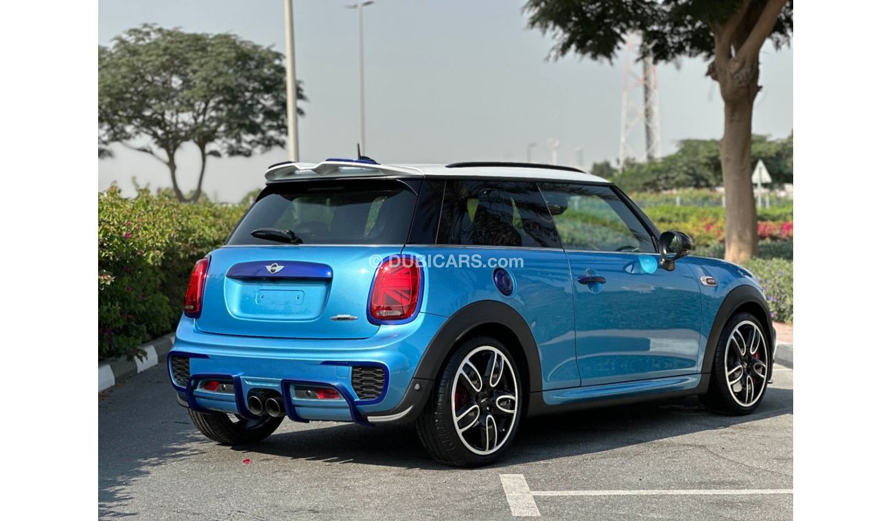 ميني جون كوبر Mini Cooper S John Cooper Works (JCW) / Schnitzer Exhaust System / GCC / 2016 / Perfect Condition