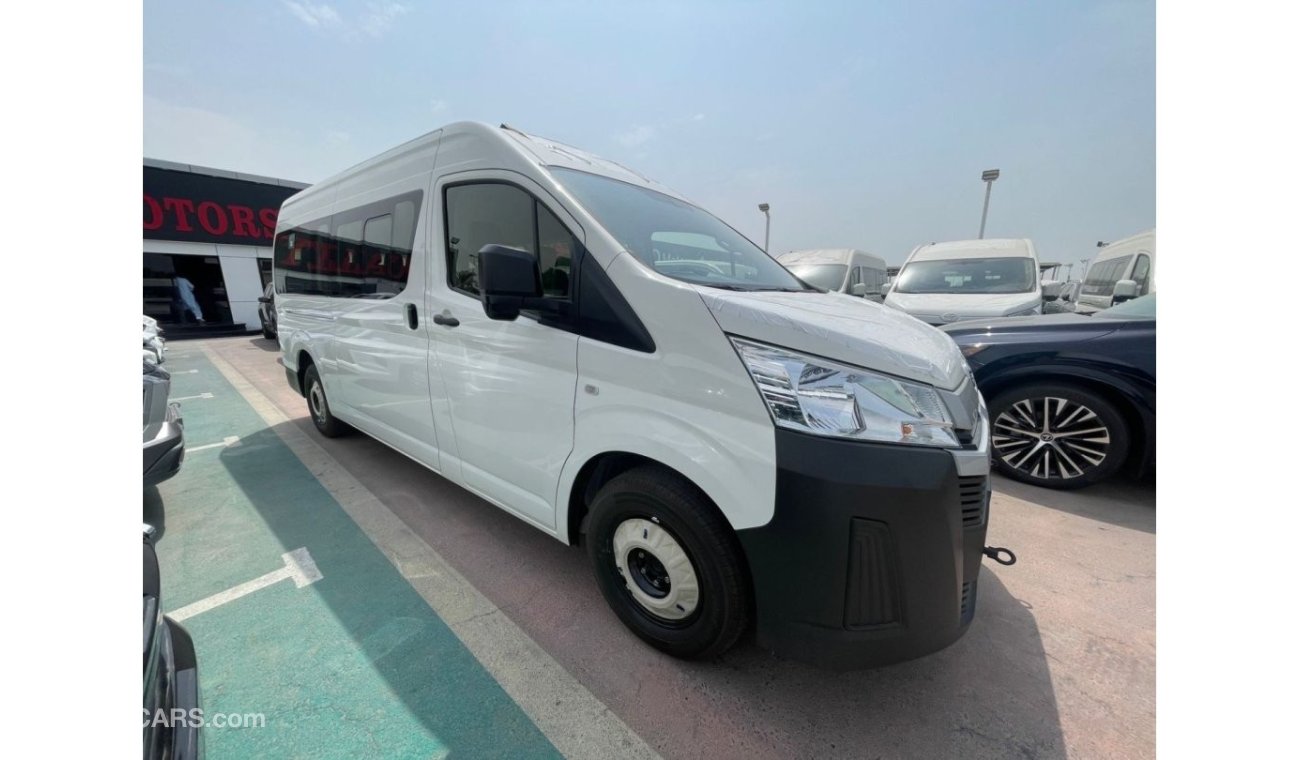 Toyota Hiace 2.8 diesel engine // 13 seater // model 2025