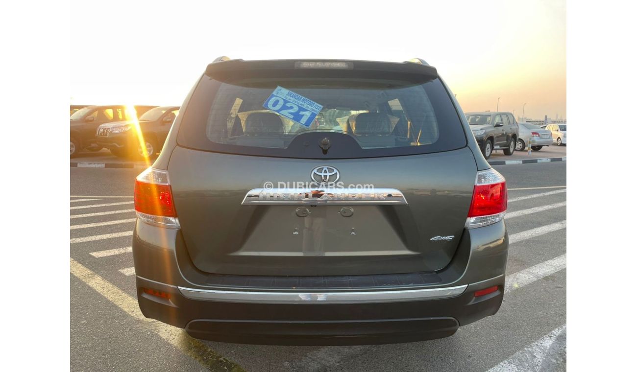 Toyota Highlander 2013 Toyota Highlander MidOption+ 3.5L V6 - AWD 4x4 - Electric Seats - 7 Seater With Rear CAM - 90,0