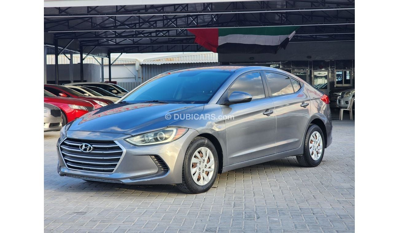 Hyundai Elantra Base 2.0L