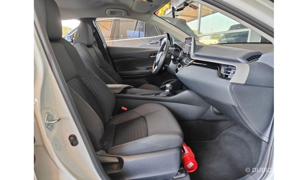 تويوتا CHR AED 1,300 P.M | 2020 TOYOTA C-HR HYBRID GX 1.8 L | GCC | LOW KM | UNDER WARRANTY