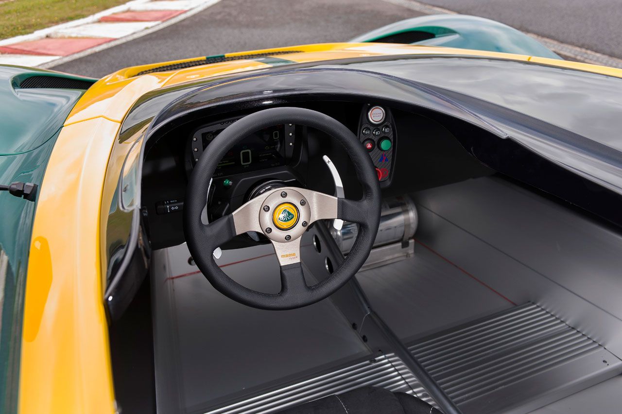 Lotus 3 Eleven interior - Cockpit