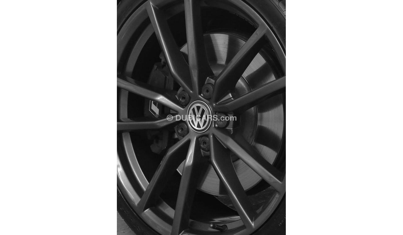 فولكس واجن جولف ار • 1,750x48 • 0% DP • 2016 Volkswagen Golf R • Warranty Available • GCC