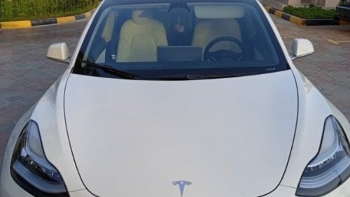 Tesla Model 3 GCC Perfomance only 12k kms Urgent sale