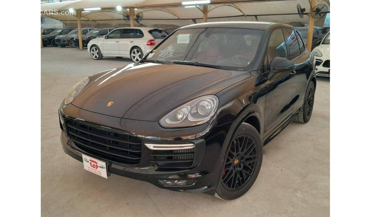 بورش كايان جي تي أس PORSCHE CAYENNE GTS 3.6L 2016 SPORTS CHRONO PACKAGE WITH AIR SUSPENSION, PADDLE SHIFT AND MORE......