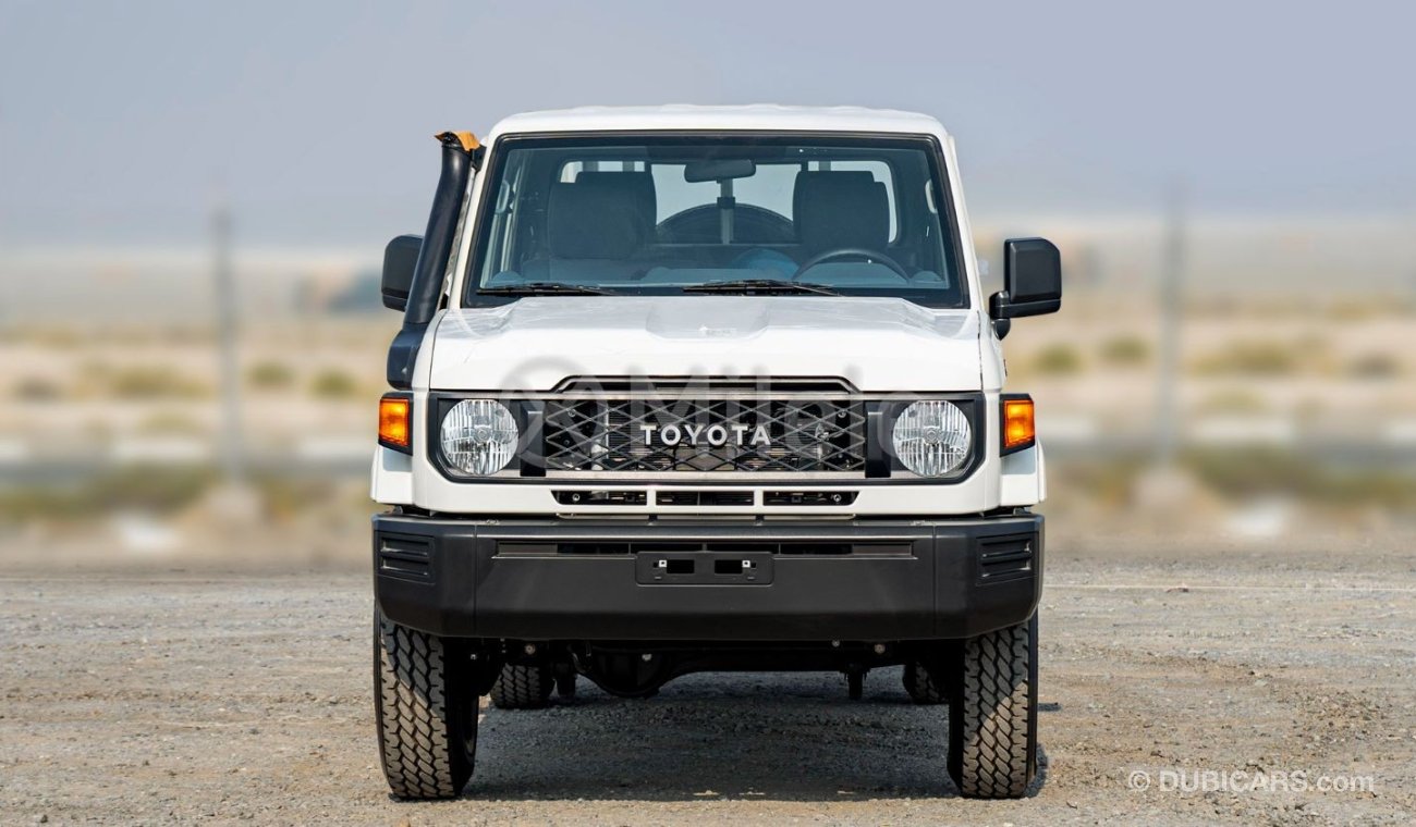 تويوتا لاند كروزر بيك آب LC79DC 4.0L DIESEL - WHITE: WITH DIFF LOCK, NEW SHAPE (EXPORT ONLY)