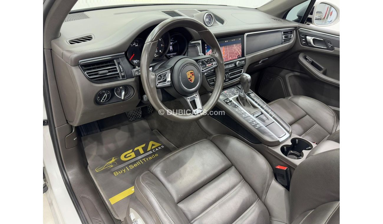 Porsche Macan Std 2.0L (252 HP) 2019 Porsche Macan, Warranty, Full Service History, Sport Chrono Package, Full Opt