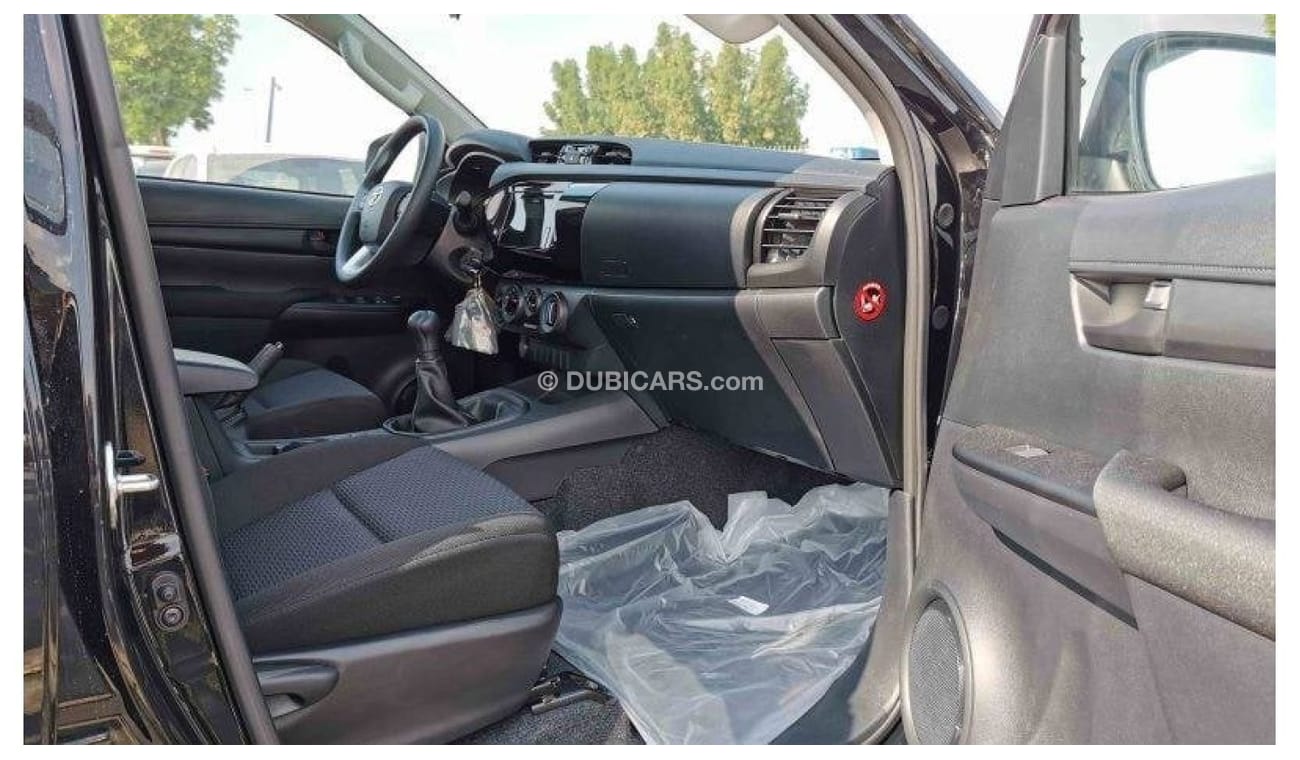 تويوتا هيلوكس Toyota hilux 2.4L diesel mid option 2023 V4