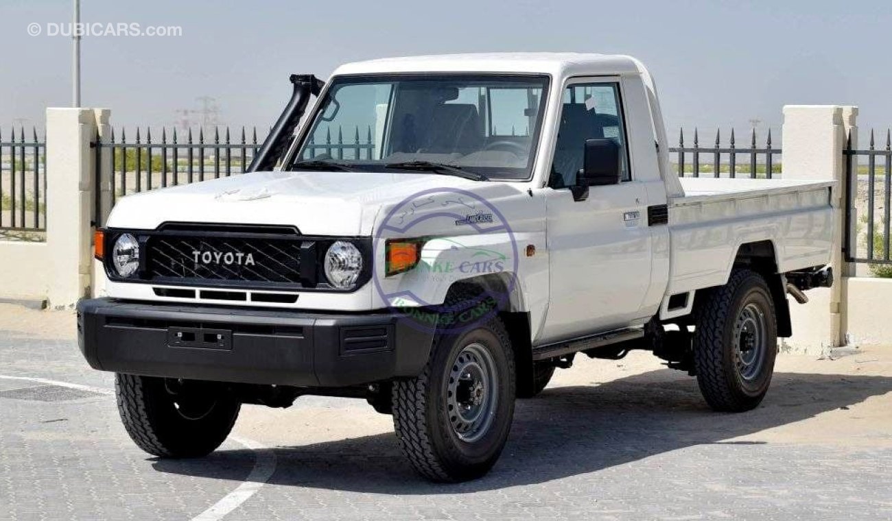 تويوتا لاند كروزر هارد توب Toyota Land Cruiser LC79 Pick Up Single Cabin 2.8L Diesel Automatic Transmission