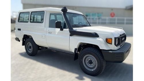 Toyota Land Cruiser Hard Top 78 4.2L DIESEL MANUAL TRANSMISSION ( ONLY FOR RE EXPORT OUTSIDE GCC COUNTRIES)