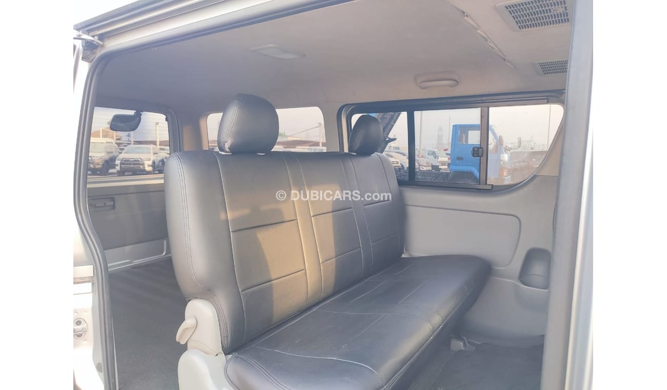 تويوتا هاياس KDH200-0002465 || TOYOTA	HIACE (VAN)	2004	SILVER	2500	DIESEL	RHD	AUTO || ONLY EXPORT.