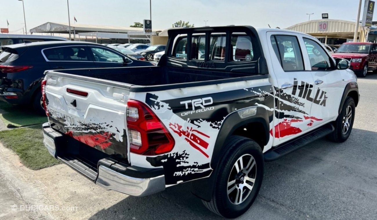 Toyota Hilux DC TRD