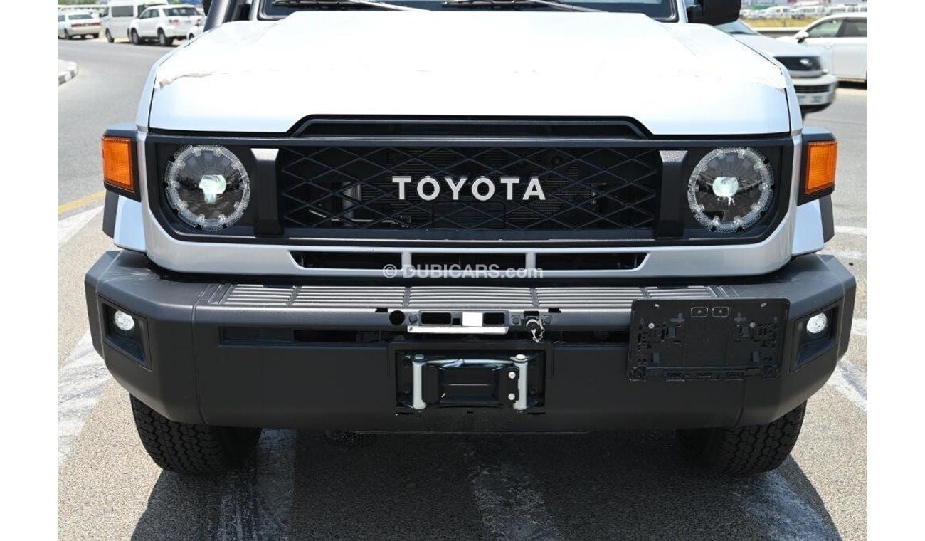 Toyota Land Cruiser Pick Up Double Cab V8 4.5L Manual Transmission