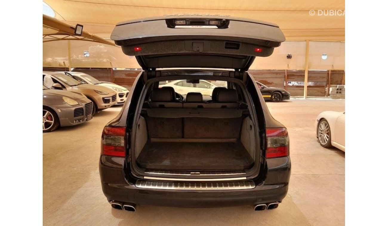 بورش كايان توربو PORSCHE CAYENNE TURBO 4.5L 2006 WITH SUNROOF, ELECTRIC LEATHER SEAT, T.V NAVIGATION AND MUCH MORE...