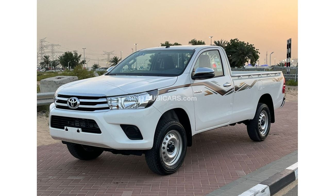 تويوتا هيلوكس HILUX SC 2.7L 4X4