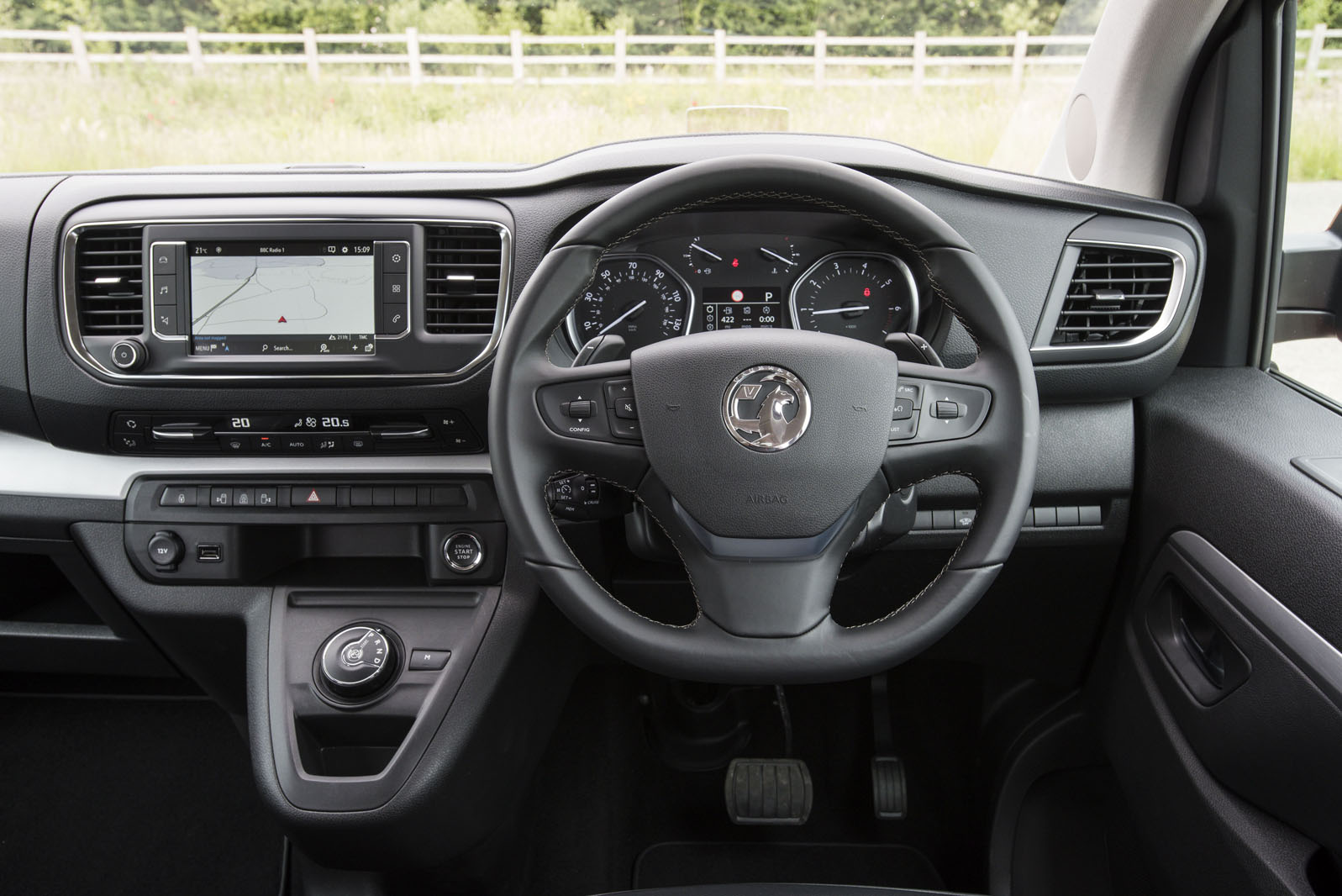 Opel Vivaro interior - Cockpit