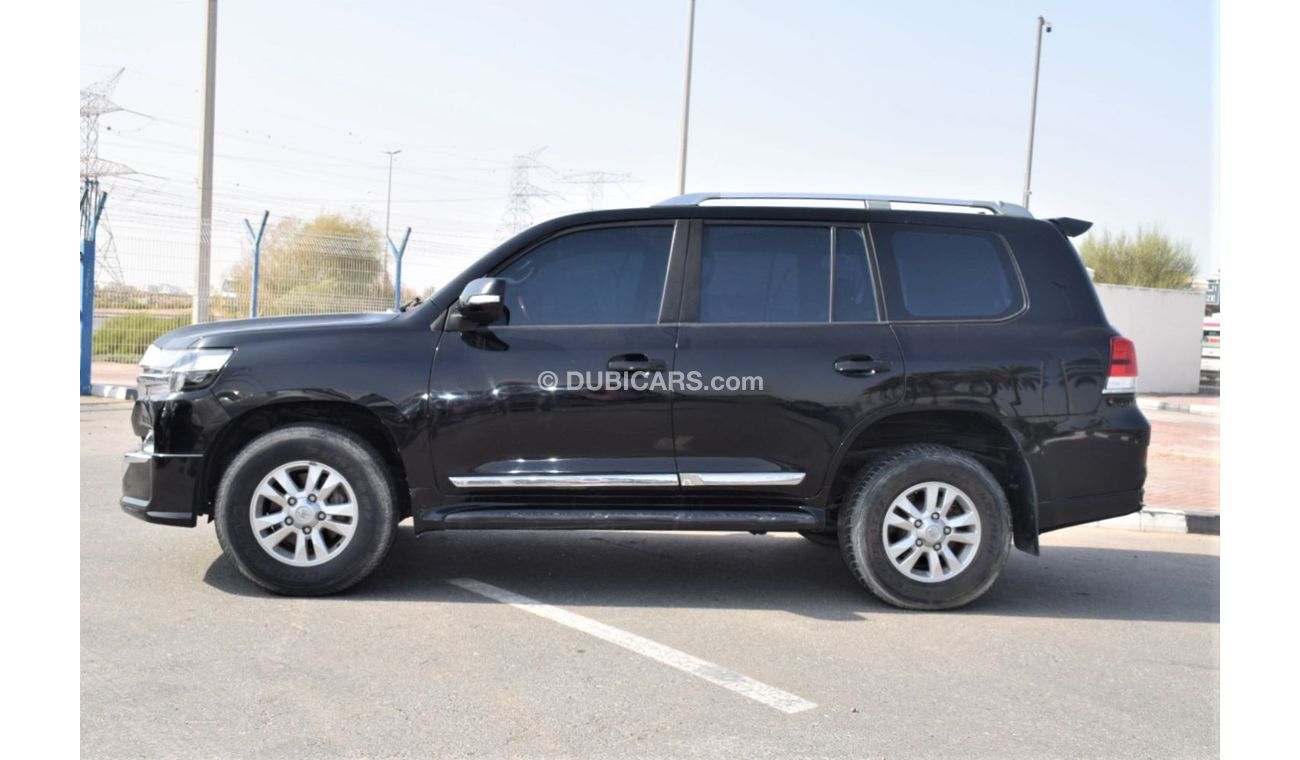 Used Toyota Land Cruiser 2010 for sale in Dubai - 575498