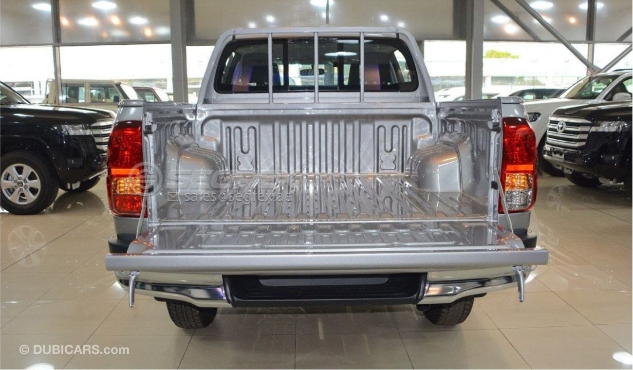 تويوتا هيلوكس DC DIESEL 2.4L 4x4 6MT 5STR with power windows - (Export only)