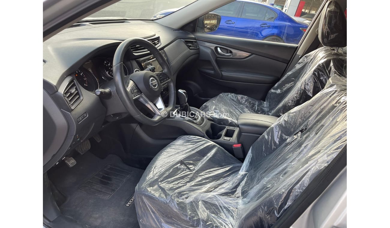 Nissan Rogue SV / BLIND SPOTS / IN PERFECT CONDITION