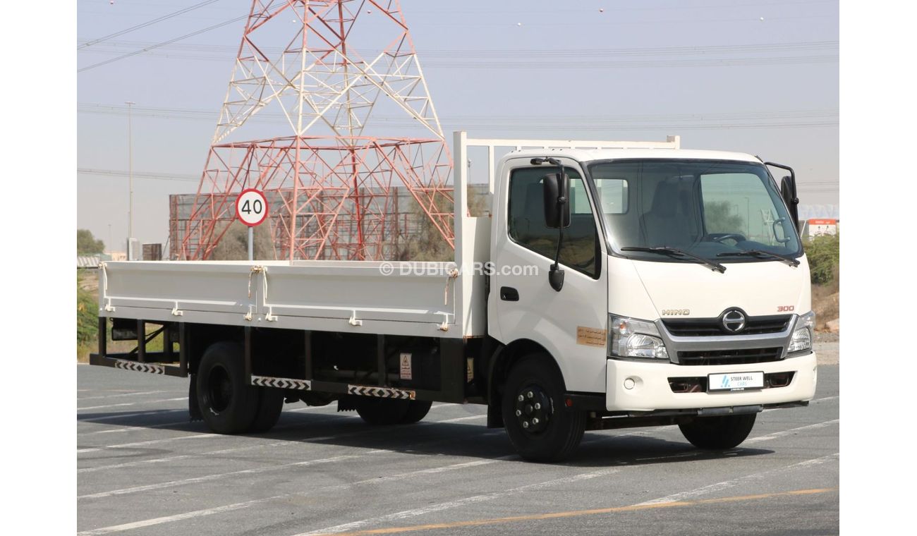 Hino 300 2017 | HINO 300 TRUCK - DSL - MANUAL TRANSMISSION WITH GCC SPECS AND EXCELLENT CONDITION