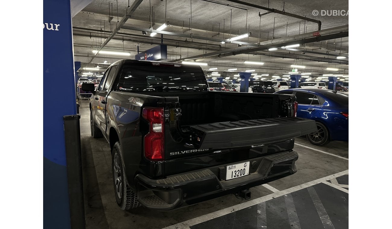 Chevrolet Silverado RST