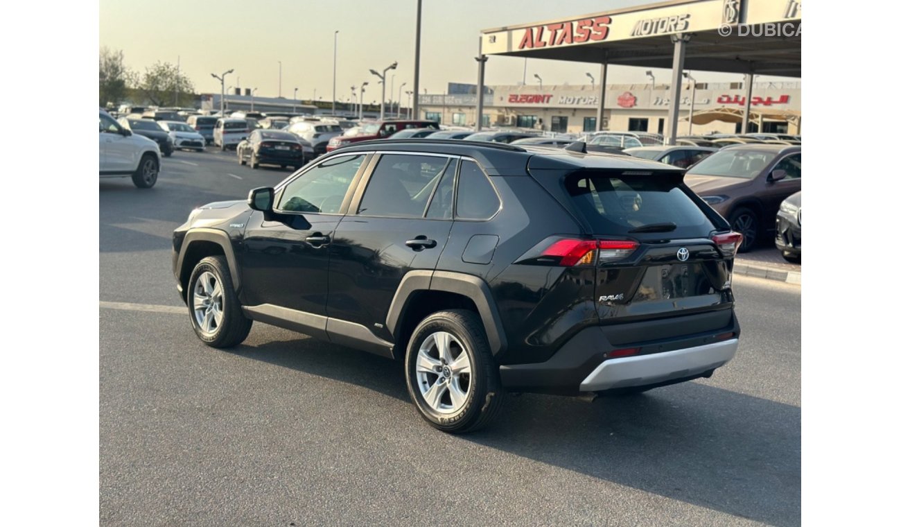 تويوتا راف ٤ TOYOTA RAV4 XLE Hybrid