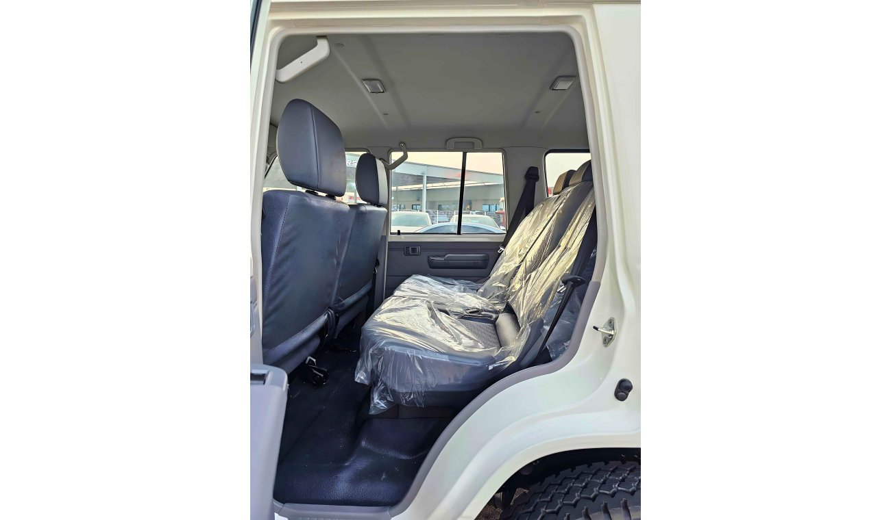 Toyota Land Cruiser Hard Top LC76 / V6 / 4.2L DIESEL / M/T / POWER WINDOWS WITH LEATHER/ 4WD (CODE # 68037)