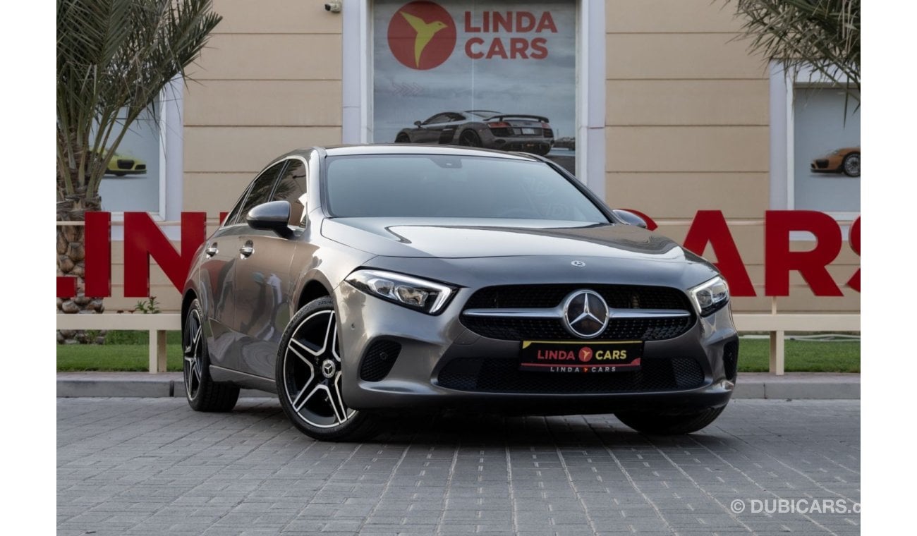 Mercedes-Benz A 200 Premium Mercedes-Benz A200 AMG Kit Sedan 2019 GCC under Warranty with Flexible Down-Payment.