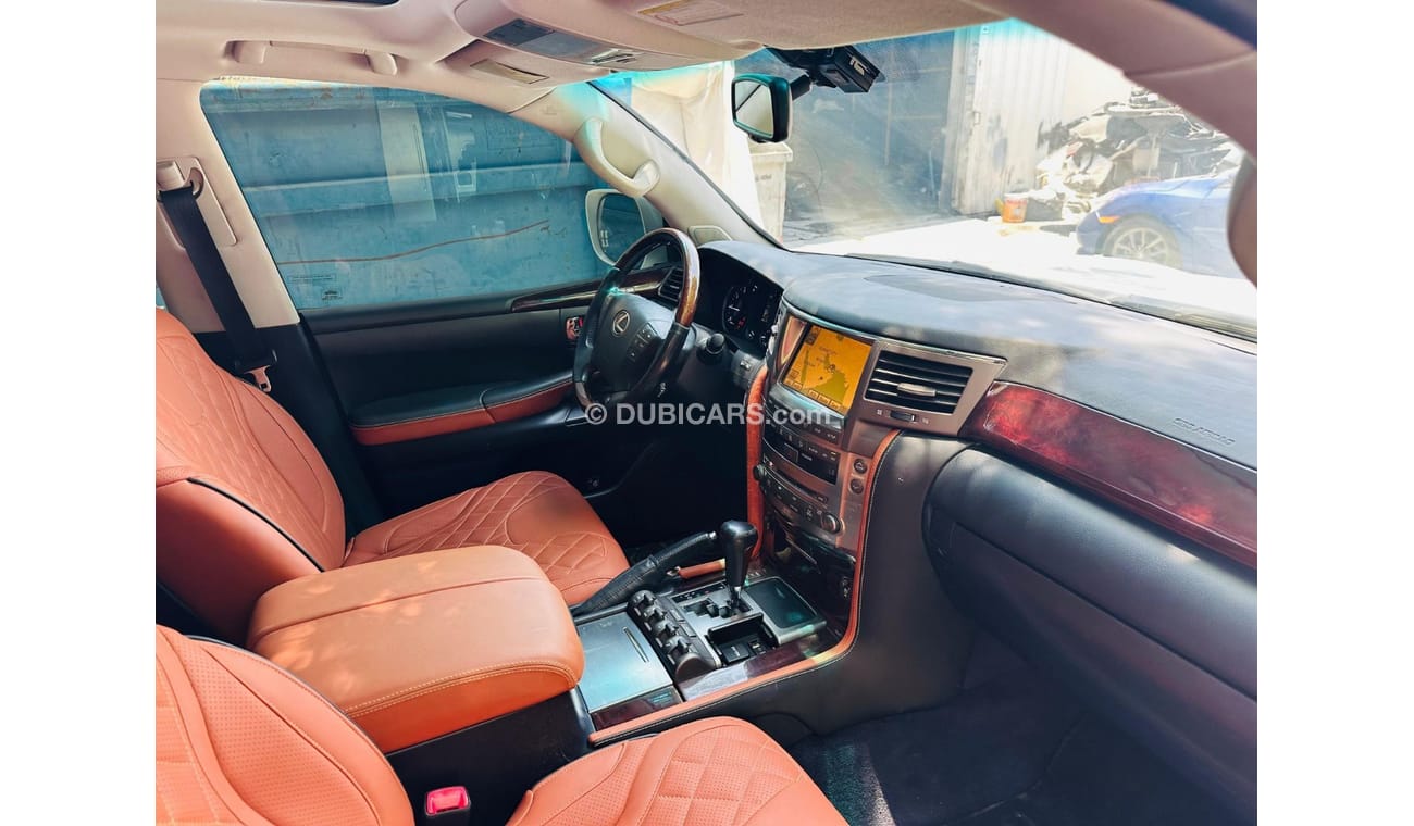 لكزس LX 570 Platinum 5.7L LEXUS LX 570 5.7L V8 PLATINUM | GCC | FULL OPTION |  MINT CONDITION | SPACIOUS LUXURY 