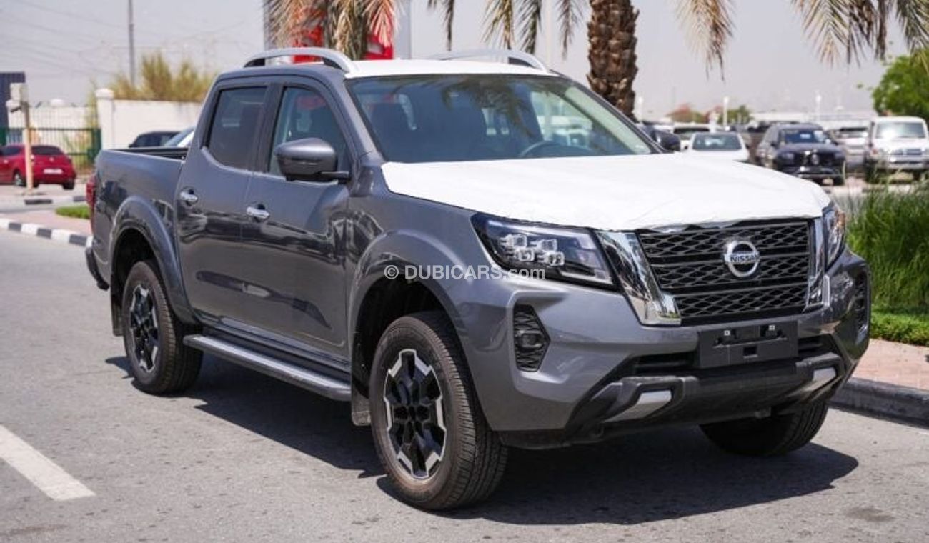 نيسان نافارا 2.5L PETROL 4X4 MANUAL FULL OPTION GCC