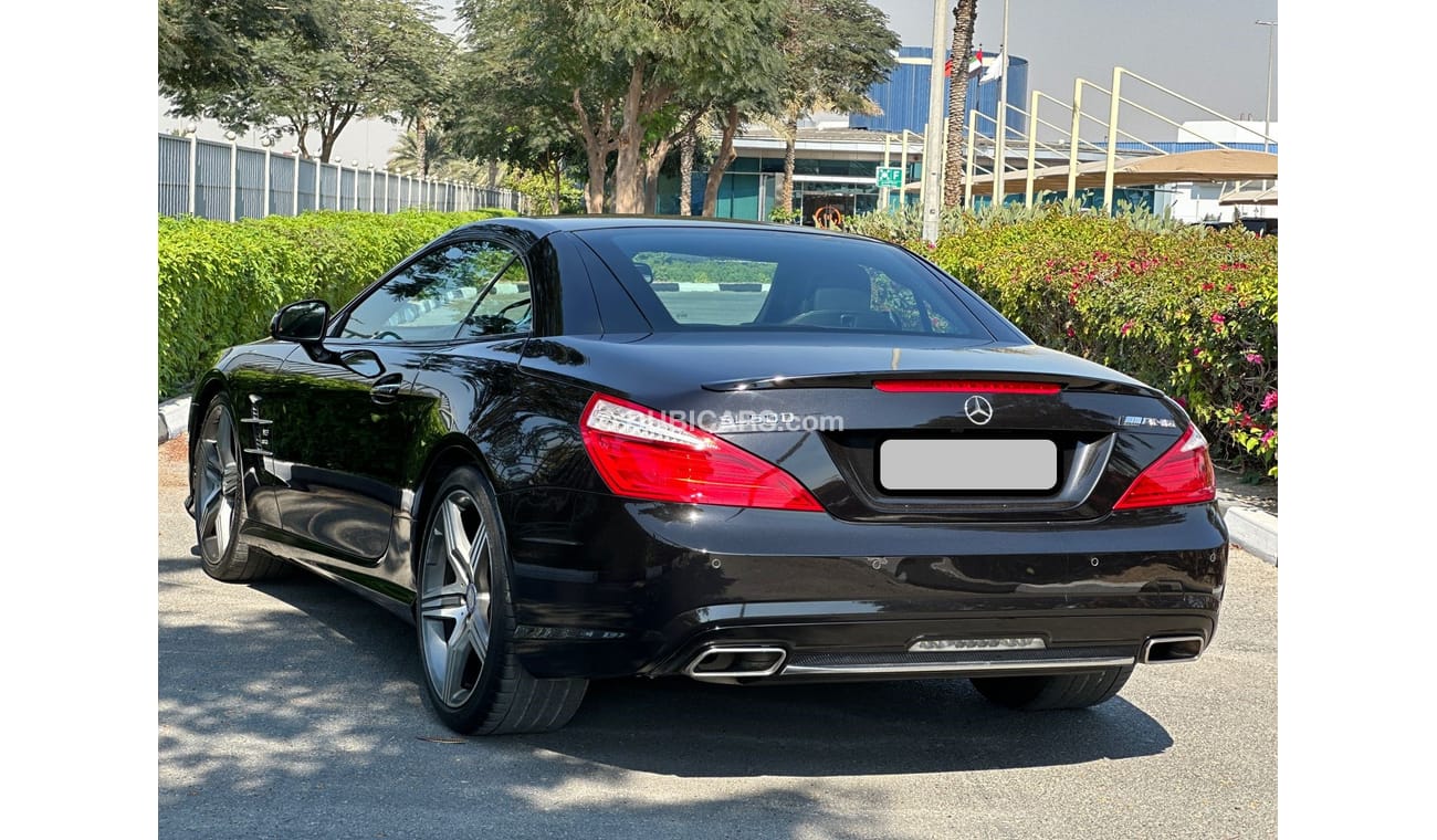 مرسيدس بنز SL 500 LOW MILLAGE GCC FULL Options Convertible Sedan