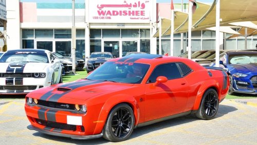 دودج تشالينجر SRT 392 Challenger SRT V8 6.4L 2016/FullOption/Wide Body/SunRoof/Very Good Condition