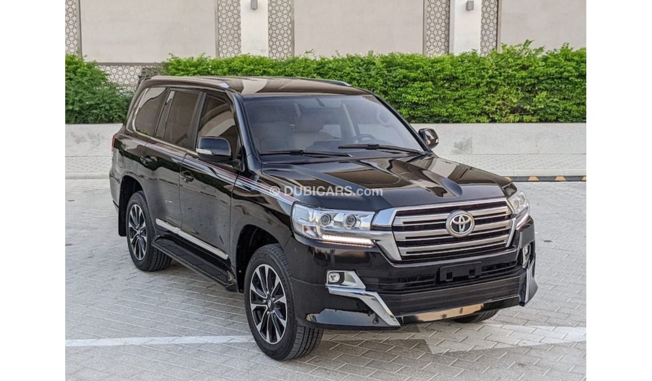 تويوتا لاند كروزر TOYOTA LAND CRUISER 2017 V6 GCC IN EXCELLENT CONDITION