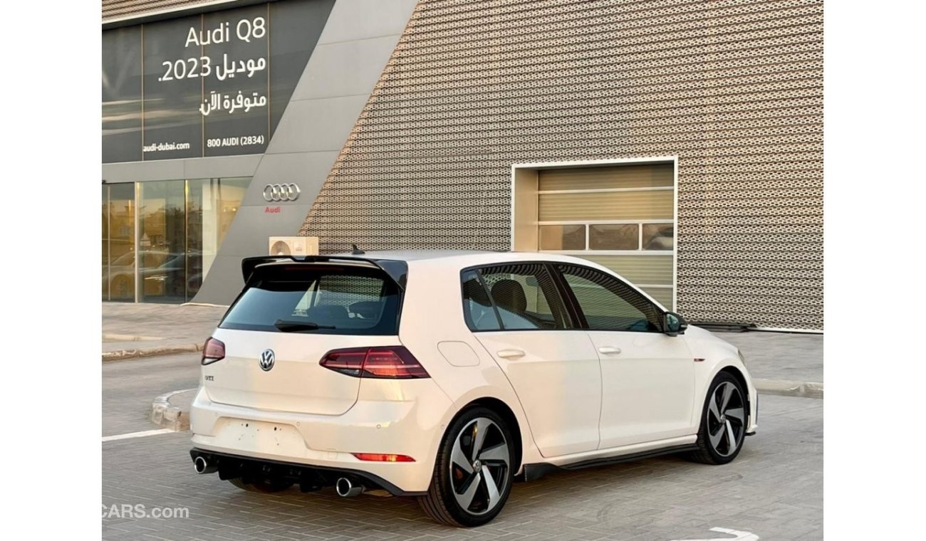 Volkswagen Golf GTI P1