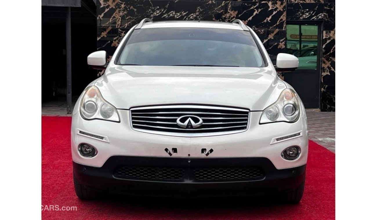 إنفينيتي QX50 لاكجري