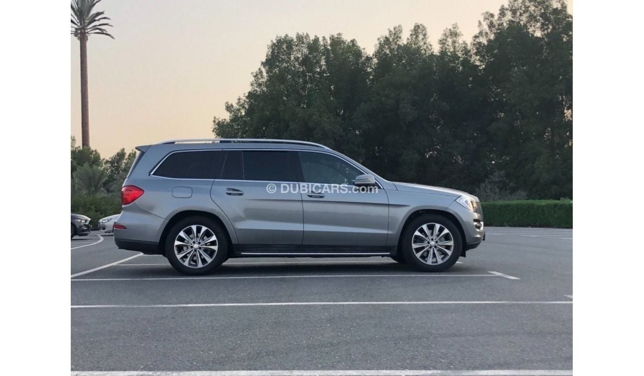 Mercedes-Benz GL 500 MODEL 2014 GCC CAR PERFECT CONDITION INSIDE AND OUTSIDE FULL ORIGINAL PAINT FULL OPTION PANORAMIC RO